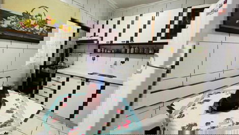 Excelente Apartamento Meia Praia