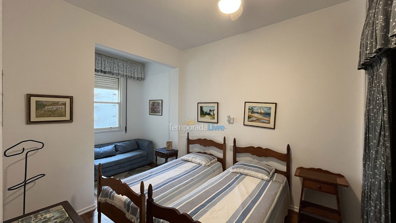 Segundo quarto Apartamento para aluguel de temporada em Guarujá (Pitangueiras)