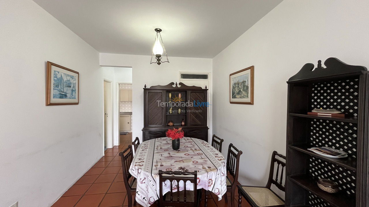 Sala de jantar visto da sacada Apartamento para aluguel de temporada em Guarujá (Pitangueiras)