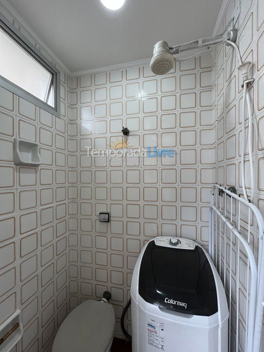 Terceiro banheiro  Apartamento para aluguel de temporada em Guarujá (Pitangueiras)