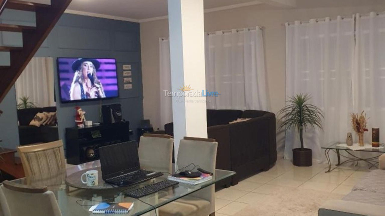 Casa para aluguel de temporada em Balneário Camboriú (Centro)