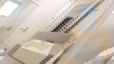 Apartment for rent in front of the sea with 4 suites in the center of Itapema