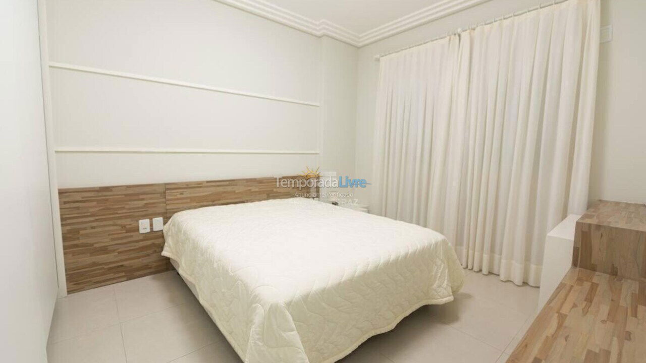 Apartment for vacation rental in Itapema (Centro)