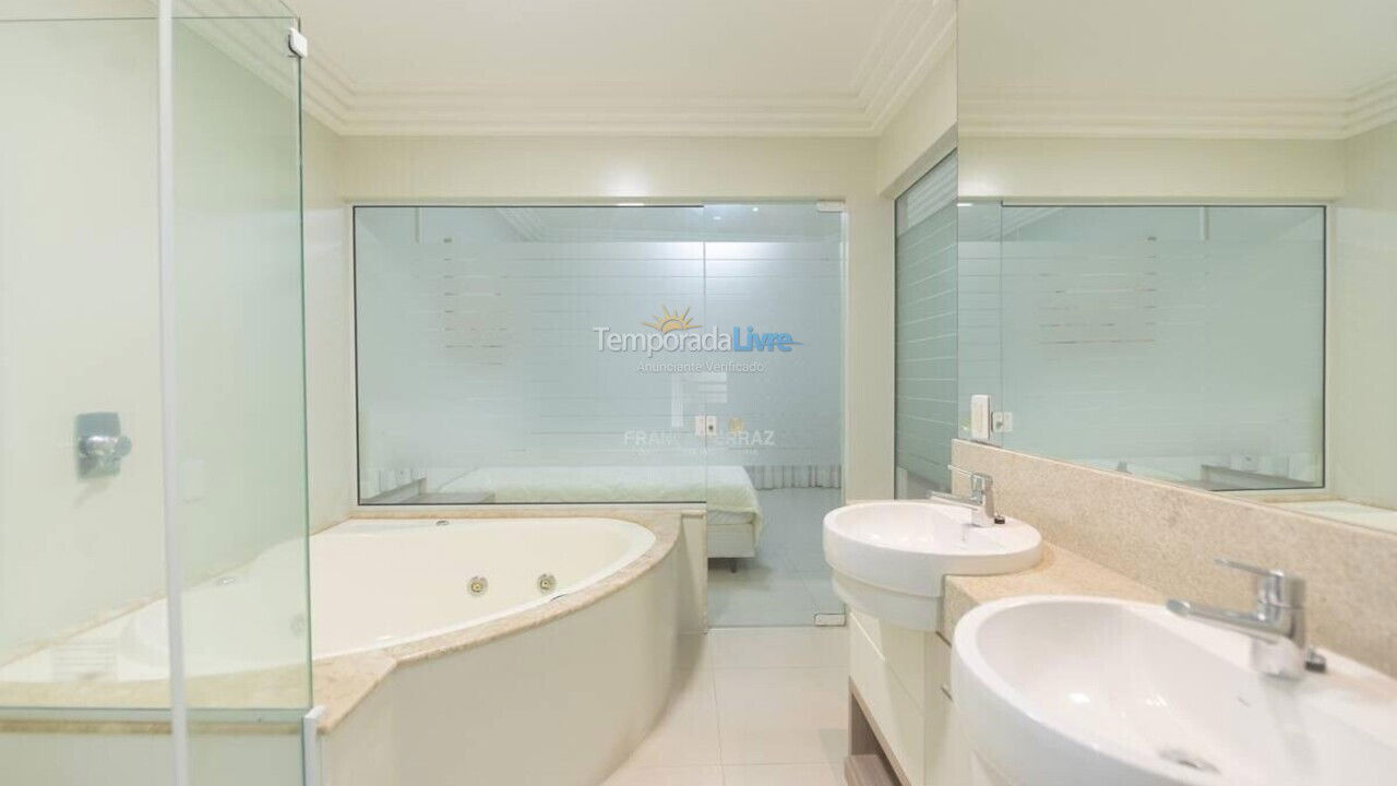 Apartment for vacation rental in Itapema (Centro)