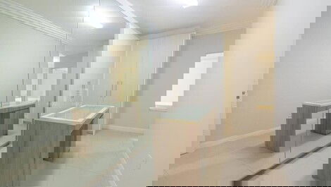 Apartment for rent in front of the sea with 4 suites in the center of Itapema