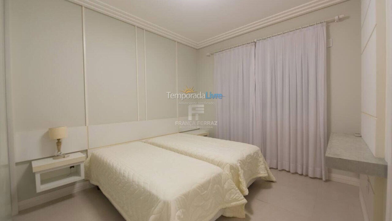 Apartment for vacation rental in Itapema (Centro)