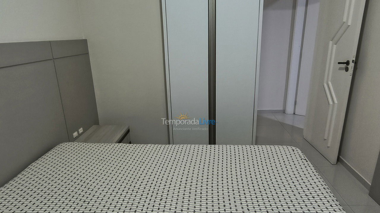 Suíte 2 Apartamento para aluguel de temporada em Itapema (Meia Praia)