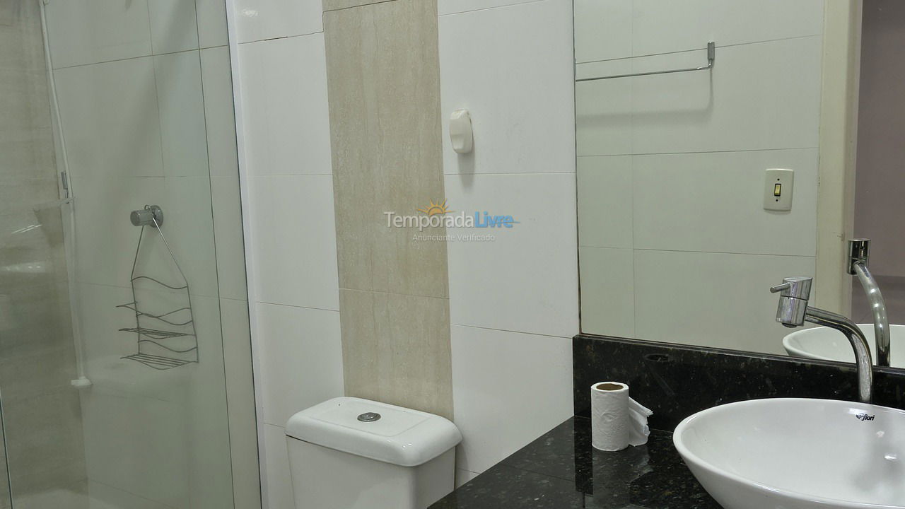 Banheiro social Apartamento para aluguel de temporada em Itapema (Meia Praia)