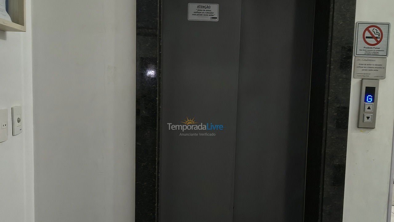 Elevador Apartamento para aluguel de temporada em Itapema (Meia Praia)
