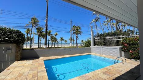 WONDERFUL HOUSE IN FRONT OF THE BEACH