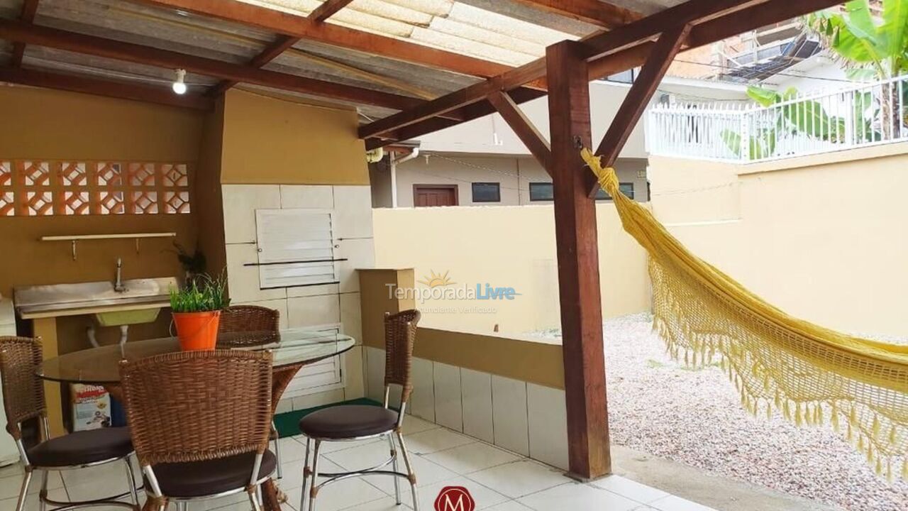Casa com piscina House for vacation rental in Bombinhas (Canto Grande)