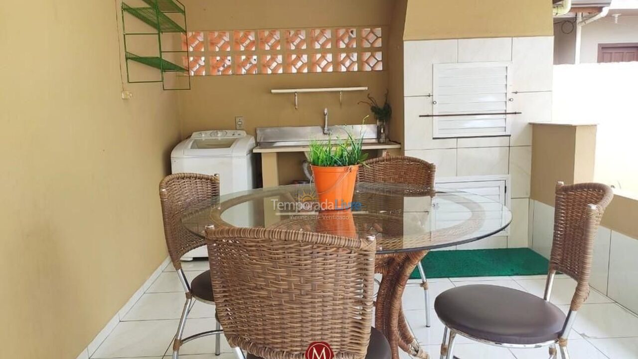 Casa com piscina House for vacation rental in Bombinhas (Canto Grande)