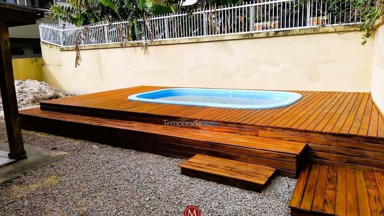 Casa com piscina House for vacation rental in Bombinhas (Canto Grande)