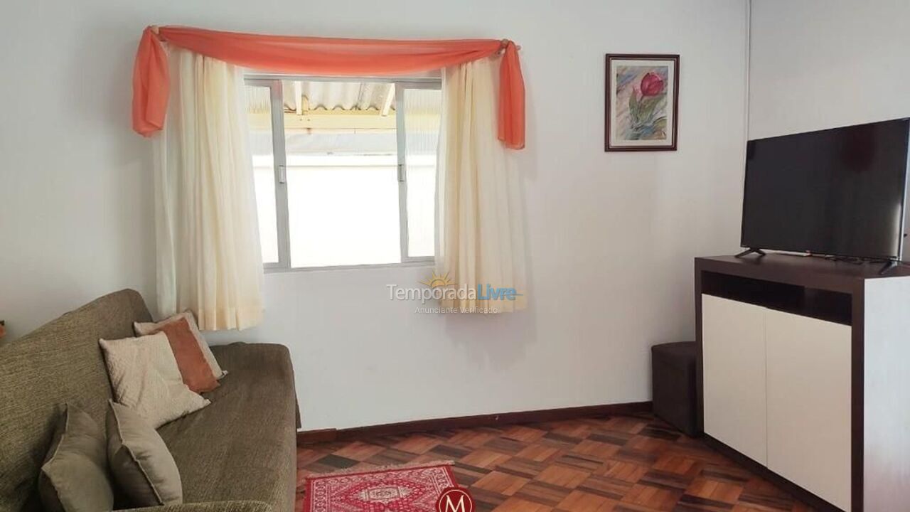 Casa com piscina House for vacation rental in Bombinhas (Canto Grande)