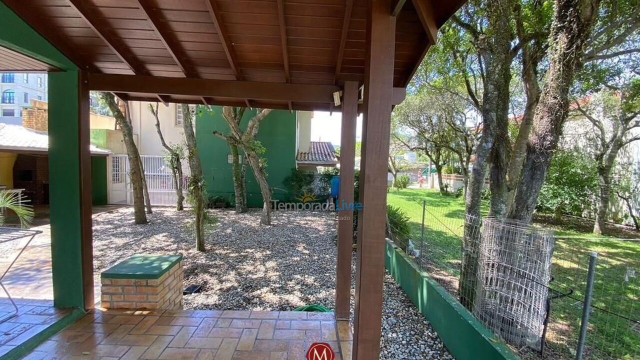 Casa de praia House for vacation rental in Bombinhas (Canto Grande)