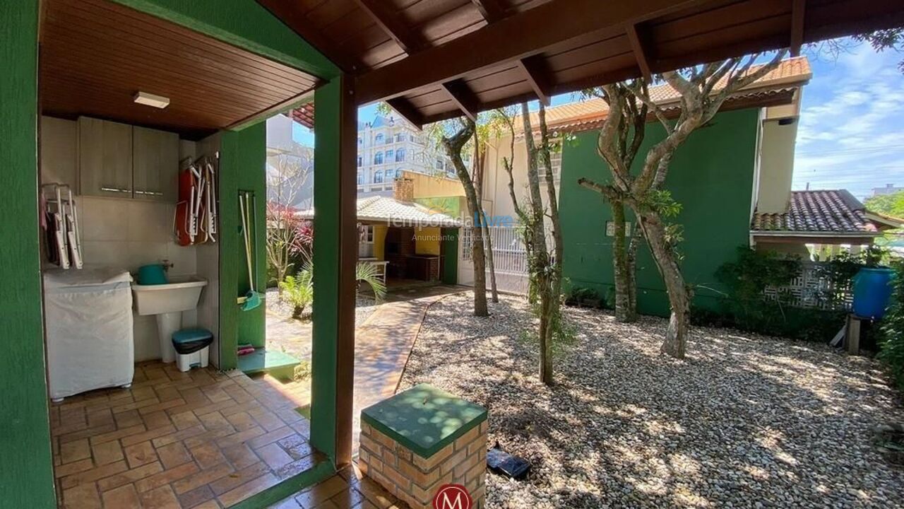 Casa de praia House for vacation rental in Bombinhas (Canto Grande)