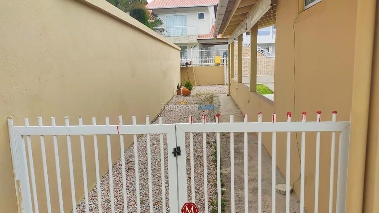 Casa com piscina House for vacation rental in Bombinhas (Canto Grande)