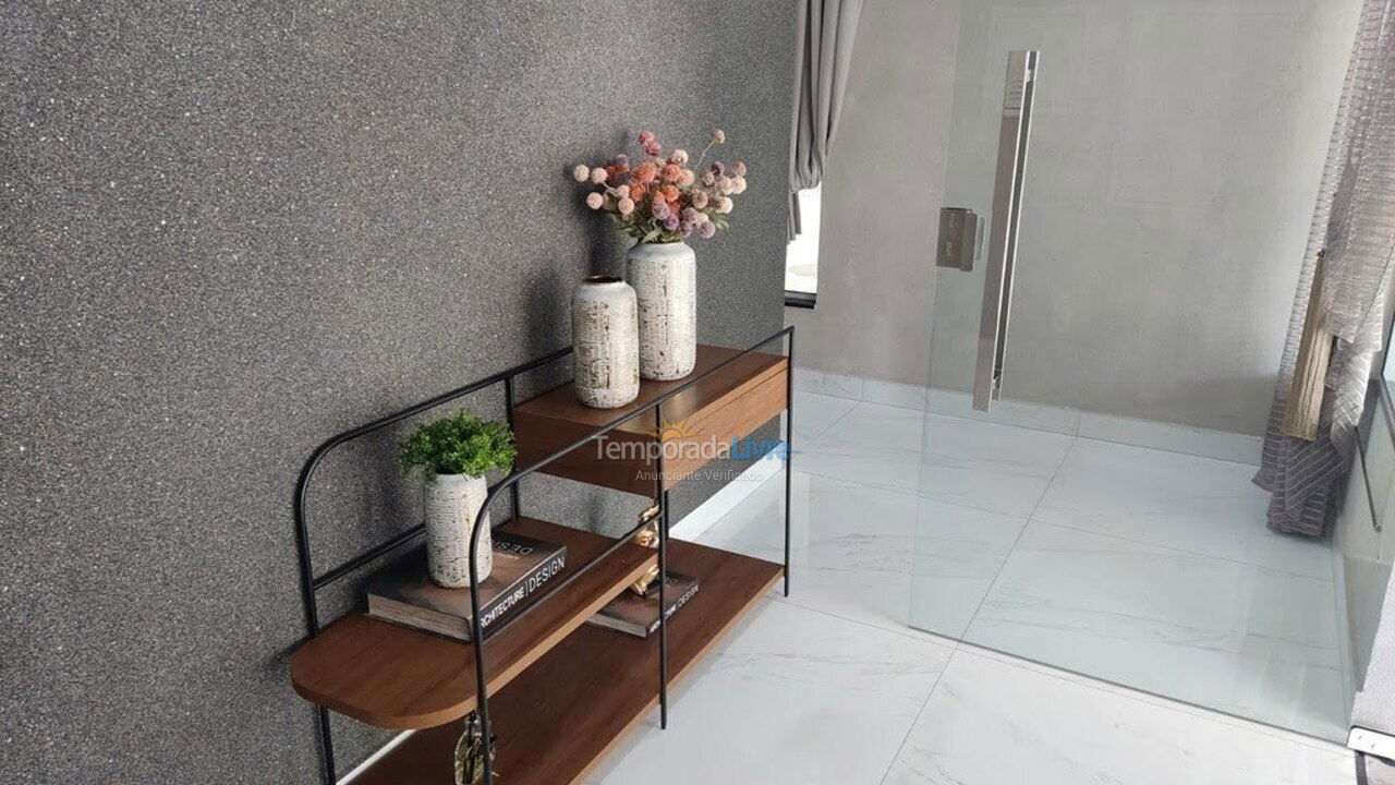 Apartamento para alquiler de vacaciones em Itapema (Meia Praia Quadra do Mar)