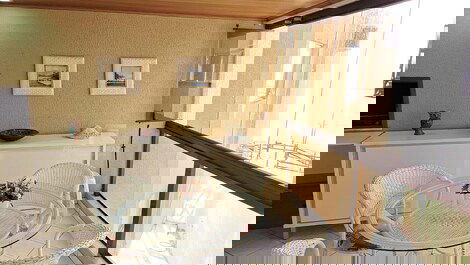 2-Bedroom Oceanfront Apartment for Vacation Rentals - Downtown Itapema