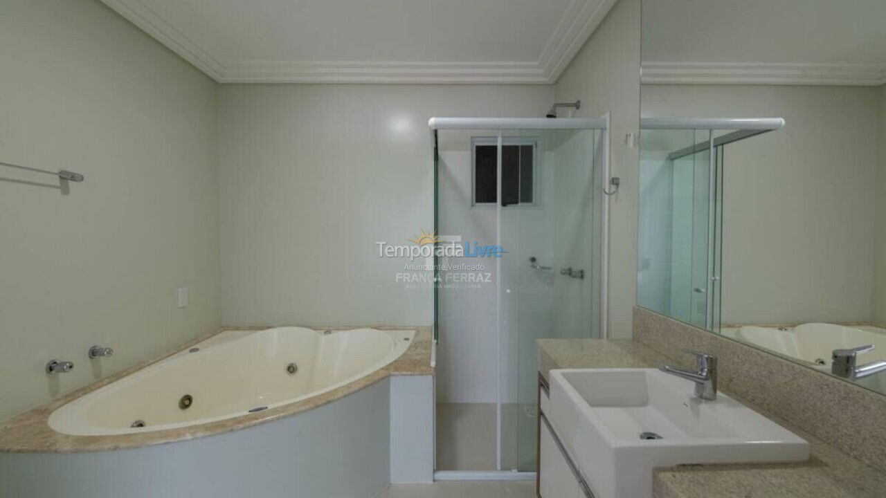 Apartamento para aluguel de temporada em Itapema (Centro)