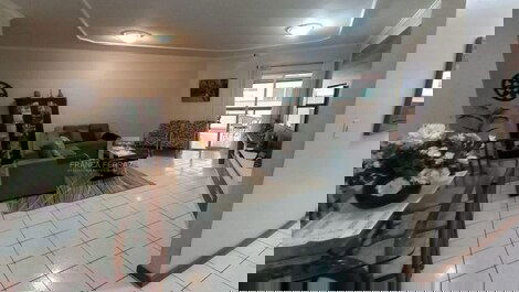 2-Bedroom Oceanfront Apartment for Vacation Rentals - Downtown Itapema