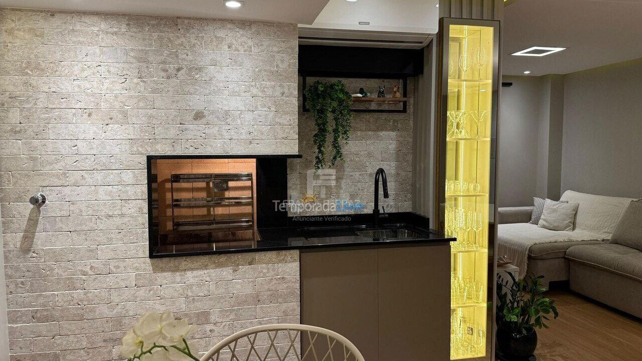 Apartment for vacation rental in Itapema (Centro)