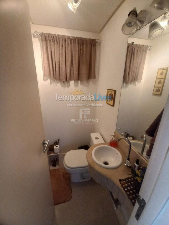 Apartamento para aluguel de temporada em Itapema (Centro)