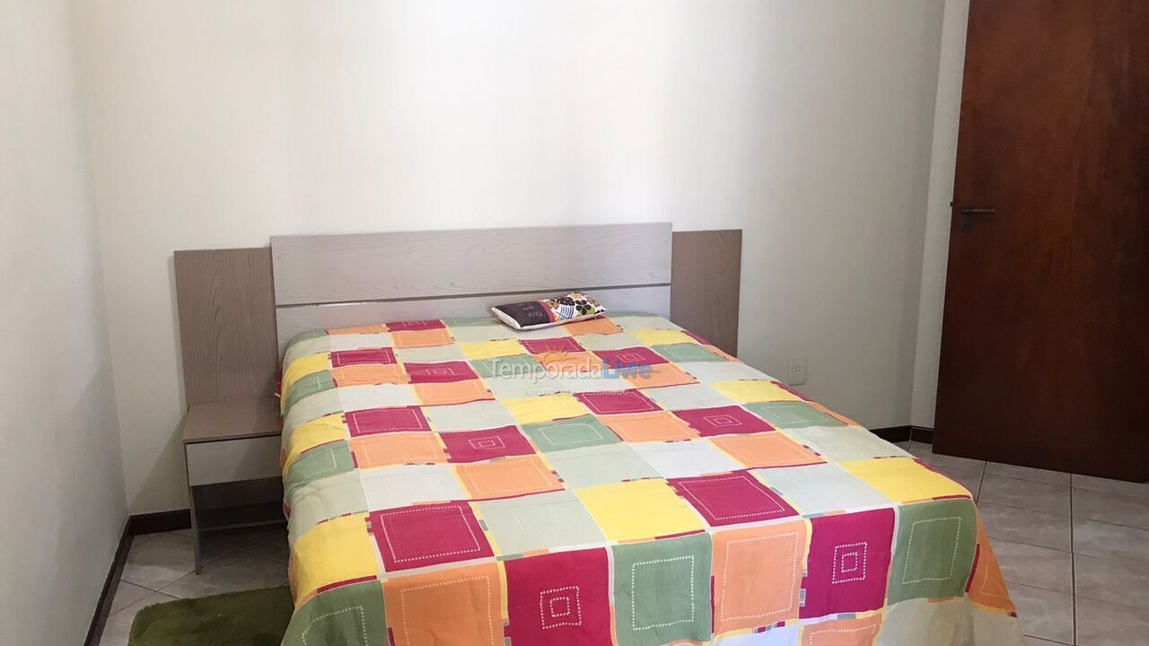 Apartamento para aluguel de temporada em Itapema (Meia Praia)