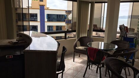 Ótimo apartamento Frente Avenida com Vista Mar