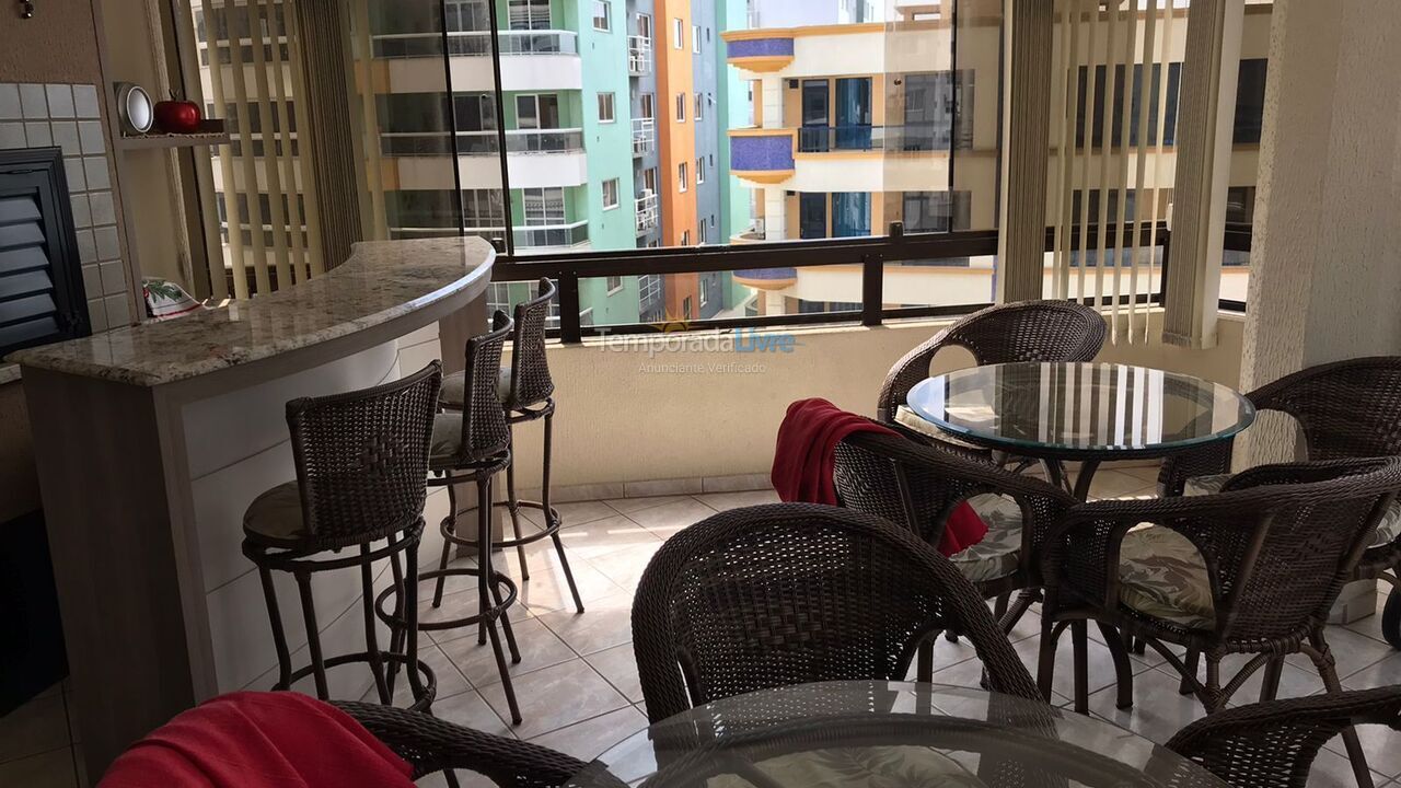 Apartamento para aluguel de temporada em Itapema (Meia Praia)