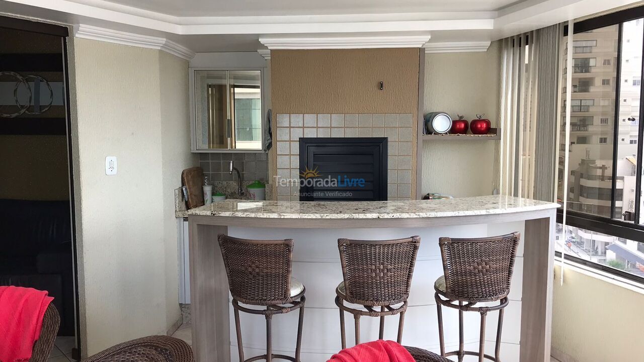 Apartamento para aluguel de temporada em Itapema (Meia Praia)