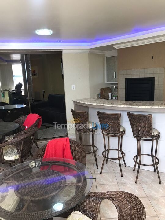 Apartamento para aluguel de temporada em Itapema (Meia Praia)