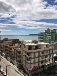 Ótimo apartamento Frente Avenida com Vista Mar