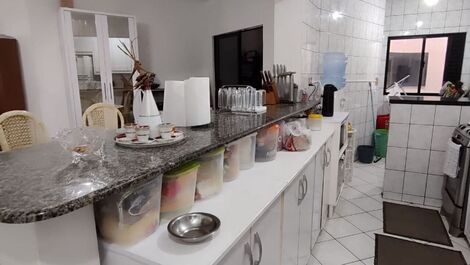 Frente Avenida e prédio frente mar bem localizado No Royal Park!