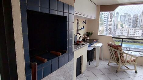 Frente Avenida e prédio frente mar bem localizado No Royal Park!