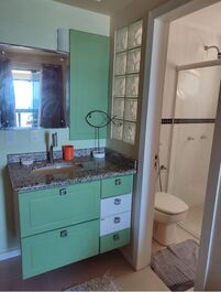 Apartamento finamente amueblado y decorado.