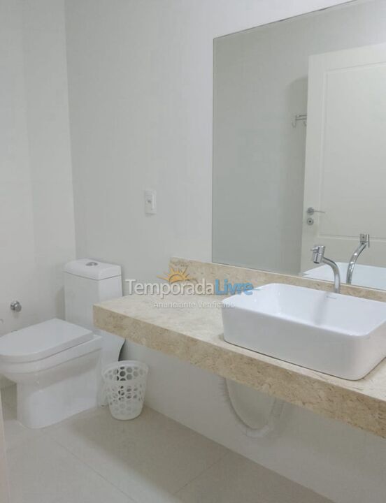 Apartamento para aluguel de temporada em Itapema (Meia Praia)