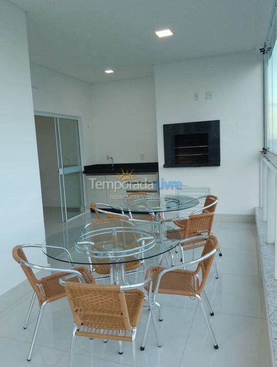 Apartamento para aluguel de temporada em Itapema (Meia Praia)