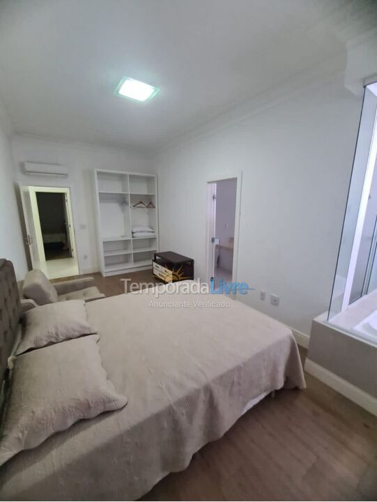 Apartamento para aluguel de temporada em Itapema (Meia Praia)