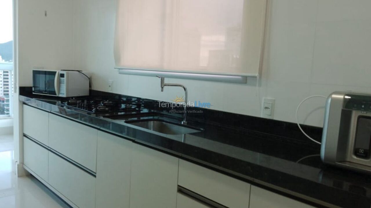 Apartamento para aluguel de temporada em Itapema (Meia Praia)