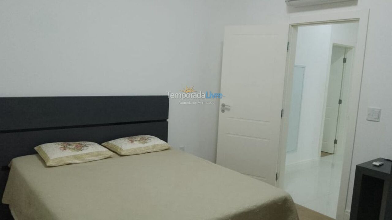 Apartamento para aluguel de temporada em Itapema (Meia Praia)