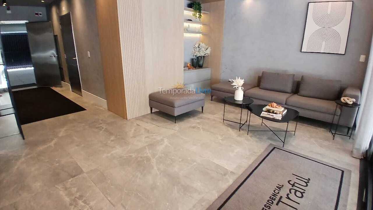 Apartamento para aluguel de temporada em Itapema (Meia Praia)