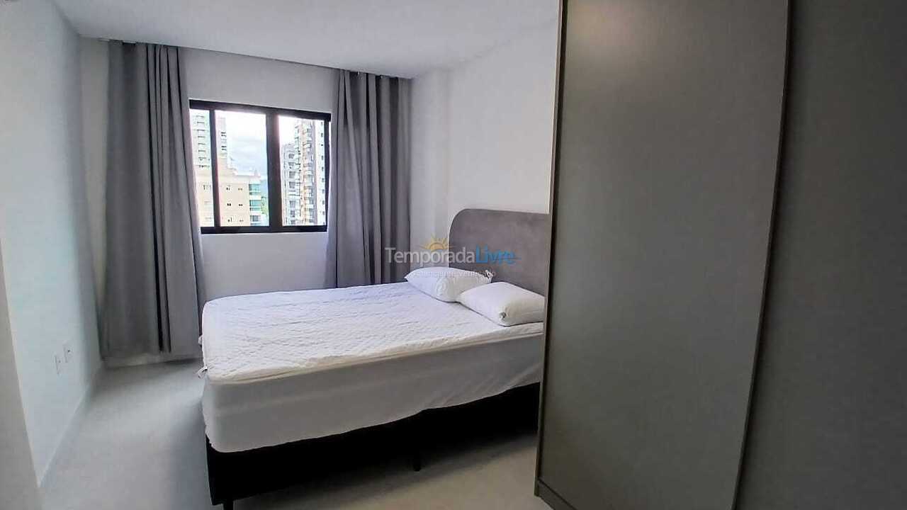 Apartamento para aluguel de temporada em Itapema (Meia Praia)