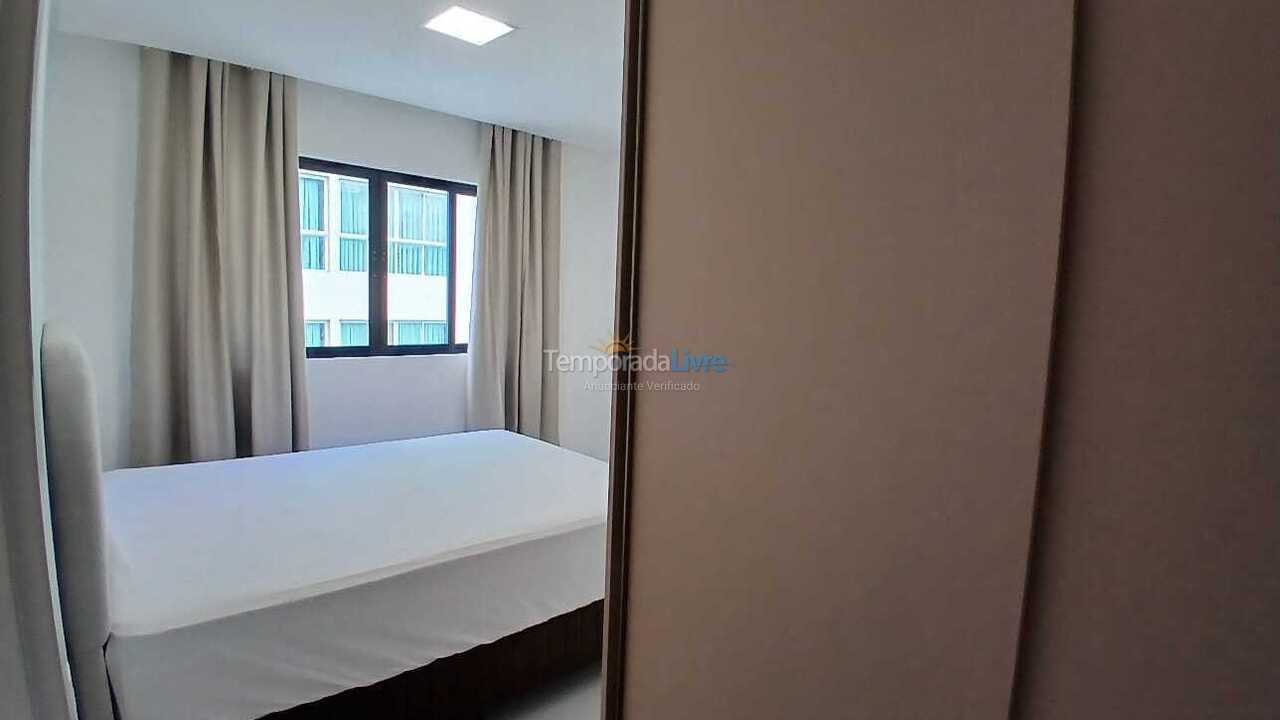 Apartamento para aluguel de temporada em Itapema (Meia Praia)