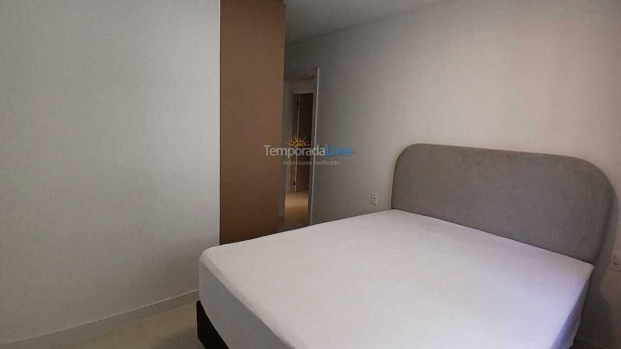 Apartamento para aluguel de temporada em Itapema (Meia Praia)