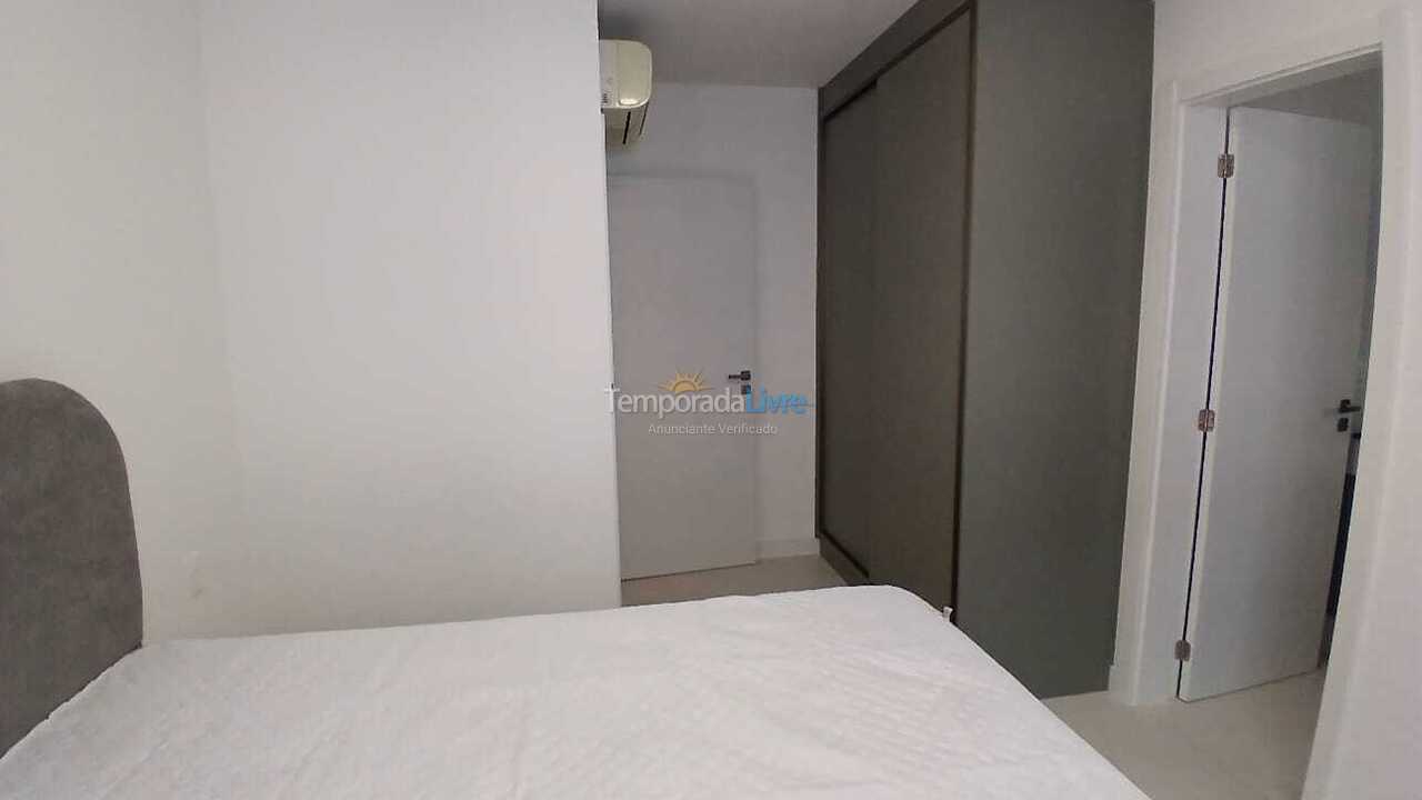 Apartamento para aluguel de temporada em Itapema (Meia Praia)