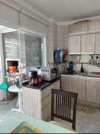 300 meters from the sea with a great location in Meia Praia / Itapema