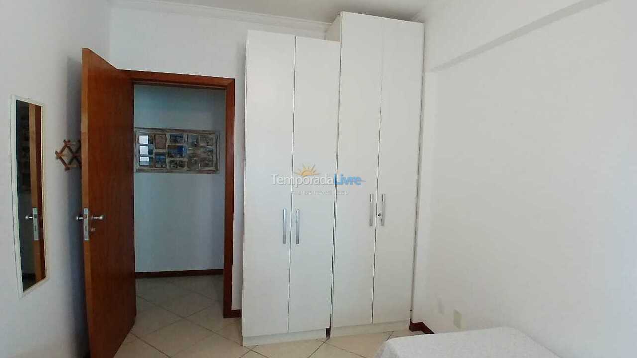 Apartamento para aluguel de temporada em Itapema (Meia Praia)