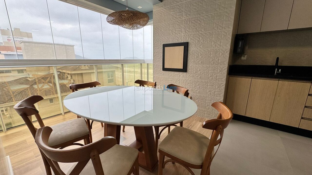 Apartamento para aluguel de temporada em Governador Celso Ramos (Praia Grande)