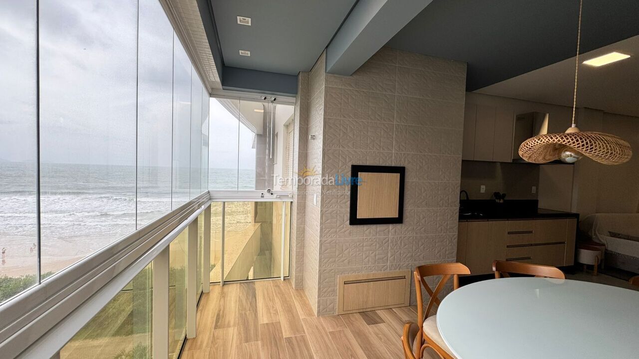 Apartamento para aluguel de temporada em Governador Celso Ramos (Praia Grande)